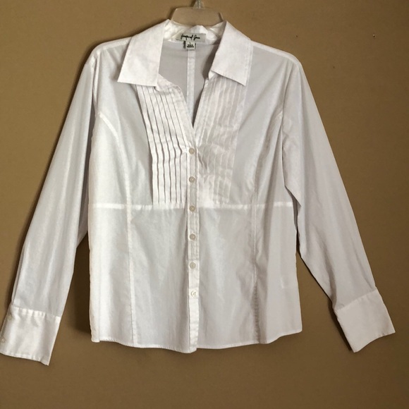 Beautiful White Crisp Button Down Blouse with Pleats - Picture 1 of 1